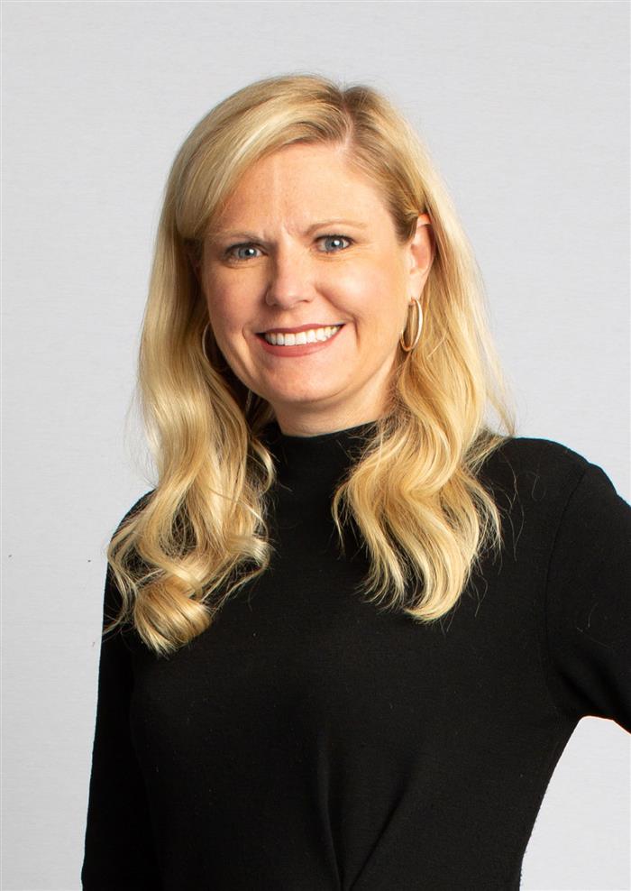 Laura R Landreaux